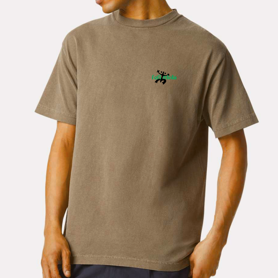 “Coqui en la playa” Short Sleeve Oversized T-Shirt